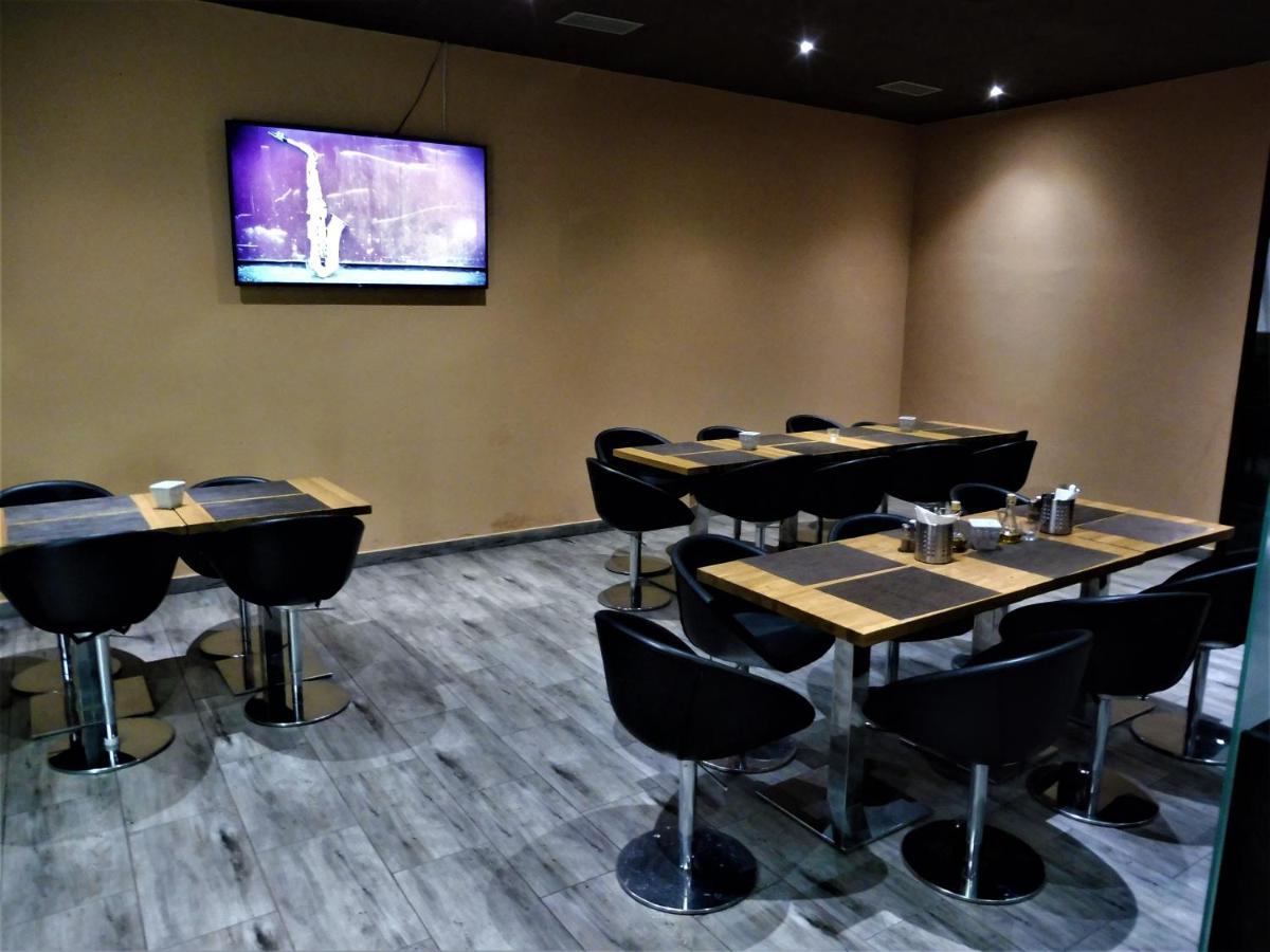 Hotel Joker Obrnice エクステリア 写真