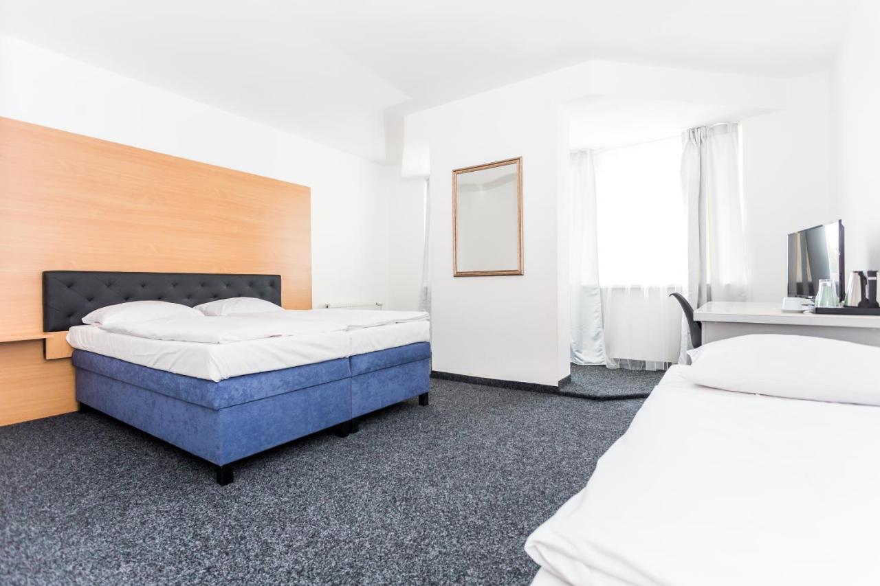 Hotel Joker Obrnice エクステリア 写真