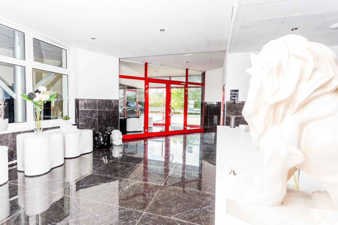Hotel Joker Obrnice エクステリア 写真