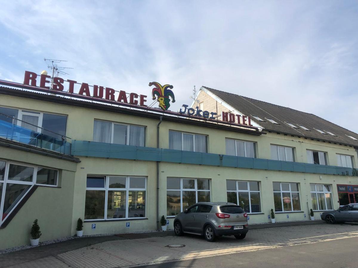 Hotel Joker Obrnice エクステリア 写真